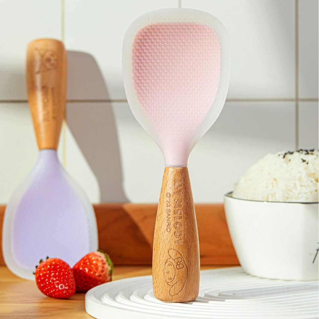 東莞<a href='http://www.sohoad.com.cn/Products/shuangseguijiaoweizu.html' class='keys' title='點(diǎn)擊查看關(guān)于硅膠制品廠的相關(guān)信息' target='_blank'>硅膠制品廠</a>:硅膠餐具與塑膠日用品它們的區(qū)別 東莞硅膠制品廠:硅膠餐具與塑膠日用品它們的區(qū)別